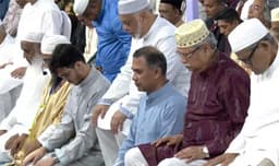 জাতীয় ঈদগাহে রাষ্ট্রপতি-প্রধানমন্ত্রীর সঙ্গে প্রধান জামাত অনুষ্ঠিত