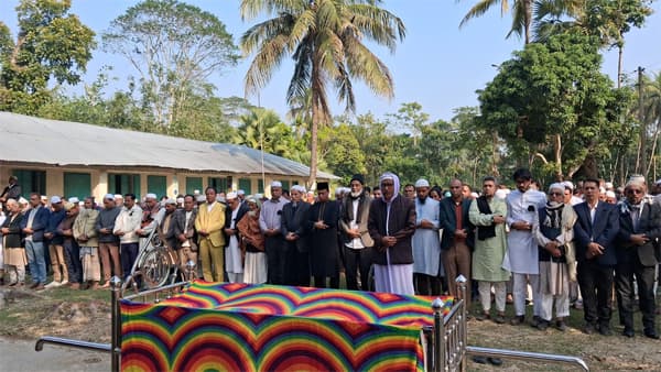 খালেদা জিয়ার জানাজায় গিয়ে মৃত্যু, পাশে দাঁড়াল বিএনপি