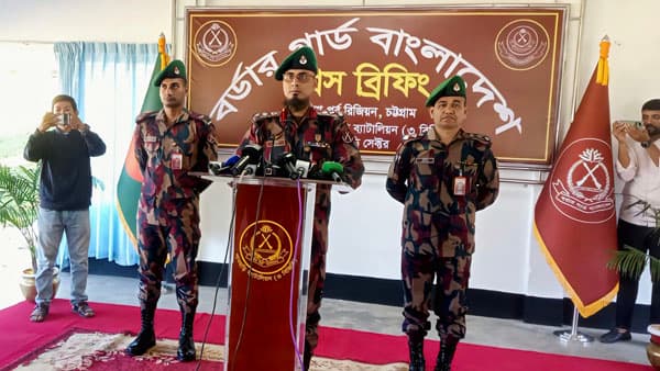 সীমান্ত সুরক্ষায় বিজিবির রেকর্ড সাফল্য: এক মাসে জব্দ ৬ কোটি টাকার অবৈধ মালামাল