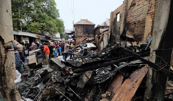 গোয়ালন্দে বানিজ্যিক এলাকায় আগুন নিবারণে পানির সংকট, দুঃশ্চিন্তায় ব্যবসায়ীরা