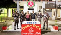 নাফ নদী ও স্থলভাগে ৬ লাখ ইয়াবা উদ্ধার, আটক ২