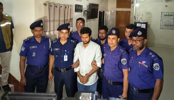 মানসিক দুর্বলতাকে পুঁজি করে কিশোরীকে প্রতারণা, ভূয়া তান্ত্রিক গ্রেপ্তার