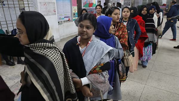 দুই দশক পর জবিতে ইতিহাস গড়ছে জকসু নির্বাচন, চলছে ভোটগ্রহণ