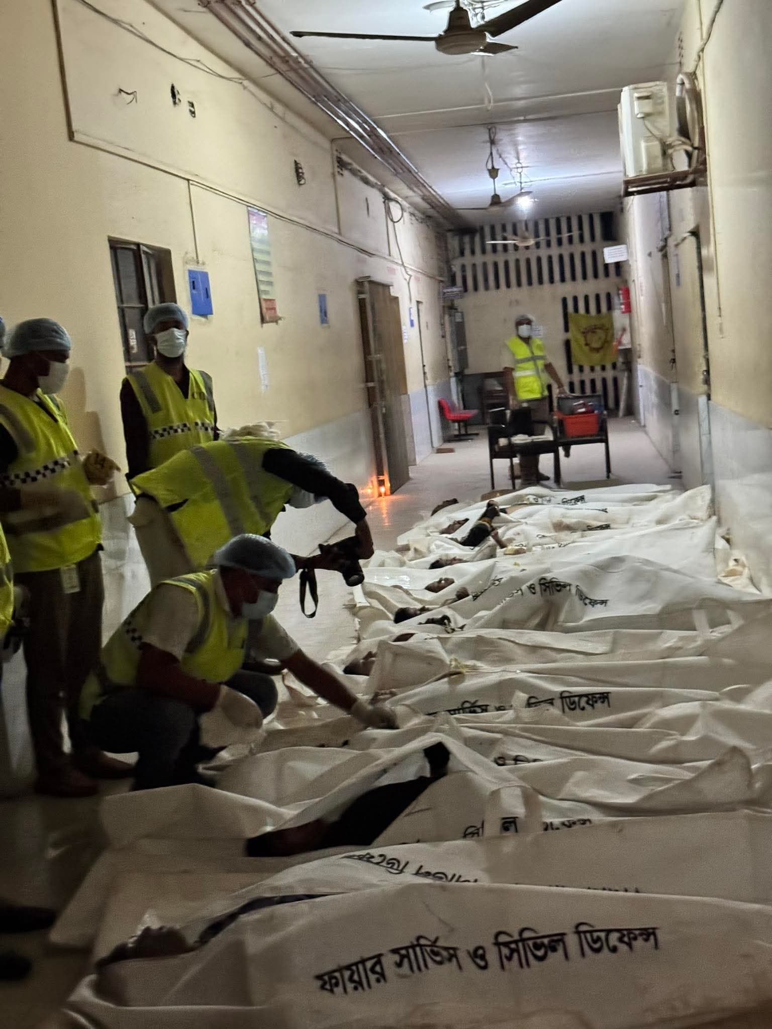 পদ্মায় বাস দুর্ঘটনা: চালক আরমানের মরদেহ উদ্ধার, গুজব নিয়ে পরিবারের ক্ষোভ