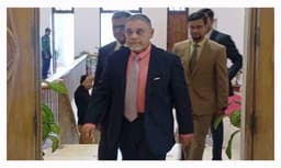 ৩০০ বিচারকের দায়িত্ব চেয়ে প্রধান বিচারপতির কাছে সিইসি