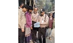 জুতার ভেতরে ইয়াবা, নোয়াখালীতে মাদক কারবারি গ্রেপ্তার