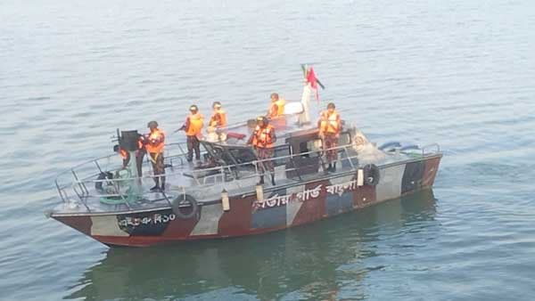 অবাধ নির্বাচন নিশ্চিতে বিজিবির বিশেষ প্রস্তুতি, নাফ নদীতে নৌ মহড়া