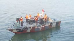 অবাধ নির্বাচন নিশ্চিতে বিজিবির বিশেষ প্রস্তুতি, নাফ নদীতে নৌ মহড়া