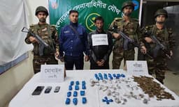 মহিপুরে সেনাবাহিনীর অভিযানে গাঁজাসহ মাদক কারবারি গ্রেপ্তার