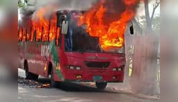 বরিশালে চলন্ত বিআরটিসি বাসে আগুন, অল্পে রক্ষা ত্রিশ যাত্রী