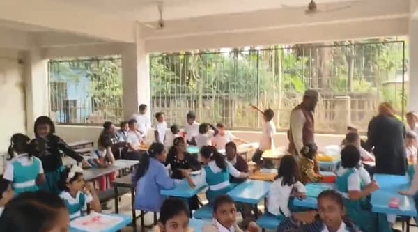 কলাপাড়ায় বিদ্যালয়ের গেটের তালা ভেঙে পরীক্ষা গ্রহণ