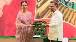 স্বাধীনতা পুরস্কার পেলেন দেশের গর্বিত কৃতী ব্যক্তিত্বরা