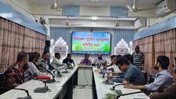 গোয়ালন্দে বৃষ্টিতে ক্ষতিগ্রস্ত সড়ক চিহ্নিত করে মেরামতের নির্দেশ
