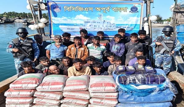 সমুদ্রপথে সিমেন্ট পাচারের চেষ্টা ব্যর্থ, বার্মিজ লুঙ্গি–সহ ২২ পাচারকারী আটক