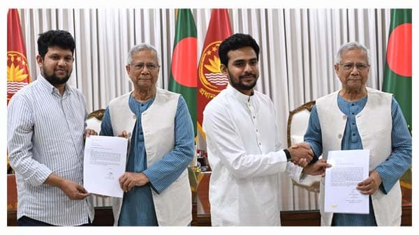 দুই উপদেষ্টার পদত্যাগপত্র গ্রহণ করলেন প্রধান উপদেষ্টা