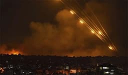 ইসরায়েলের দিকে ধাবিত হচ্ছে ঝাঁকে ঝাঁকে ইরানি মিসাইল