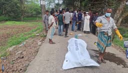 নোয়াখালীর খাল পড়ে ছিল অজ্ঞাত যুবকের বস্তাবন্দী গলাকাটা লাশ