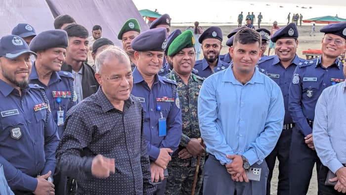 আগের চেয়ে পুলিশের মনোভাব ও মনোবল বৃদ্ধি পেয়েছে: স্বরাষ্ট্র উপদেষ্টা