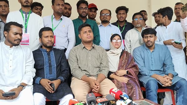 নির্বাচন কমিশনের সিদ্ধান্তে নীতিমালা নেই: হাসনাত আবদুল্লাহ