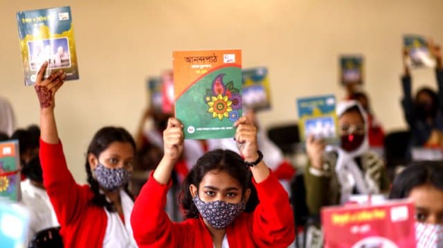 সারা দেশে বই উৎসব আজ