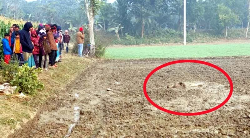 কালীগঞ্জে মাঠে পড়েছিল স্কুল শিক্ষকের লাশ!