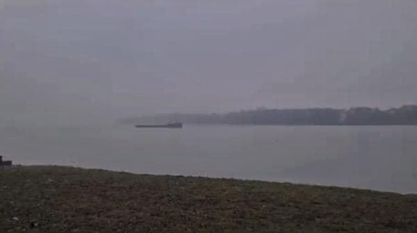 ঝালকাঠিতে সারাদিনে সূর্যের দেখা নেই, তীব্র শীতে বৃষ্টি