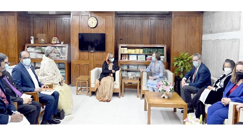 নারীদের সঙ্গে নিয়েই উন্নত দেশের দিকে এগিয়ে যাব : প্রধানমন্ত্রী