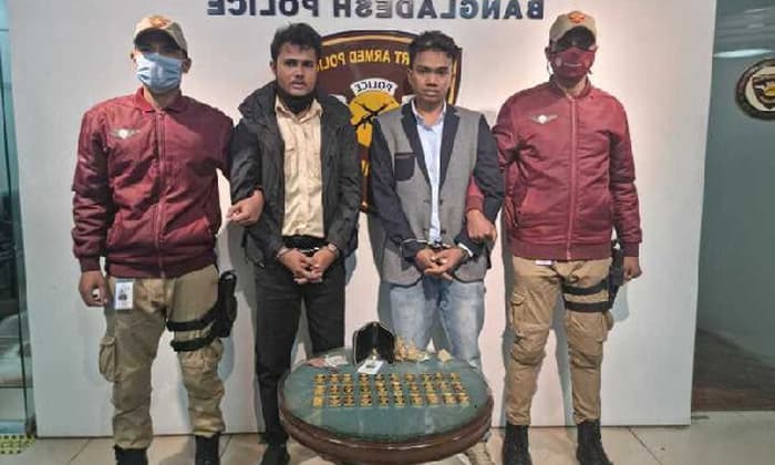 শাহজালালে ৩০ সোনার বারসহ নিরাপত্তাকর্মী আটক !