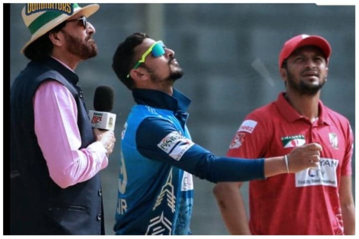 ব্যাটিংয়ে বরিশাল, হারলেই বিপিএল থেকে ছিটকে যাবে ঢাকা