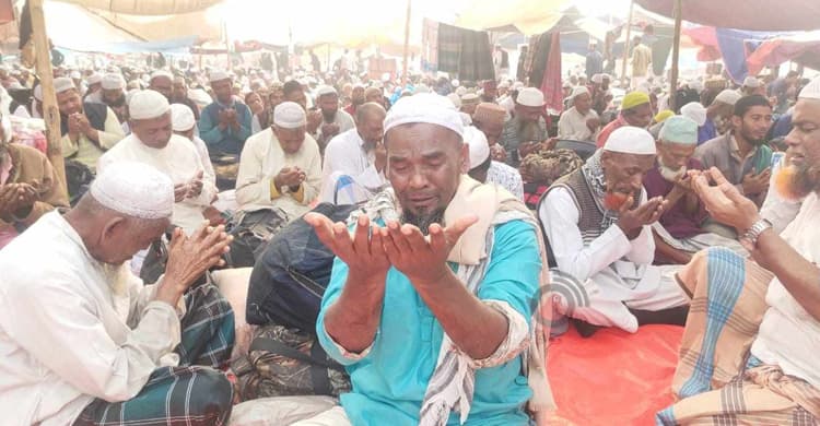 মুসলিম উম্মাহর সুদৃঢ় ঐক্য কামনায় শেষ হলো ইজতেমার প্রথম পর্ব