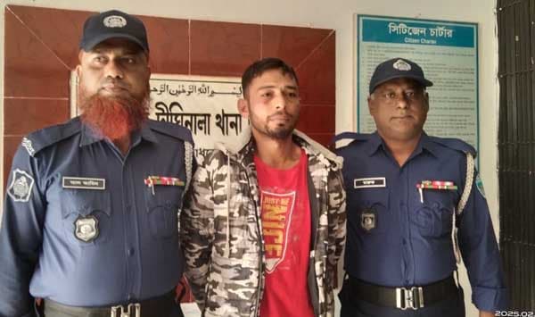 দীঘিনালায় ইউপি প্যানেল চেয়ারম্যানসহ আটক ২