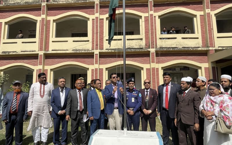 মেজর জেনারেল মাহমুদুল হাসান আদর্শ মহাবিদ্যালয়ে নবীনবরণ ও বসন্তবরণ অনুষ্ঠিত