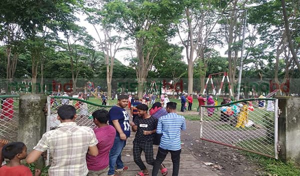 ক্লাসকালীন সময় বিনোদনকেন্দ্রে শিক্ষার্থীদের ঘোরাঘুরি বন্ধে মাঠে পুলিশ