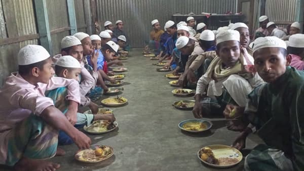 ভালোবাসা দিবসে এতিমদের জন্য পাভেল প্রামানিকের ব্যতিক্রমী আয়োজন