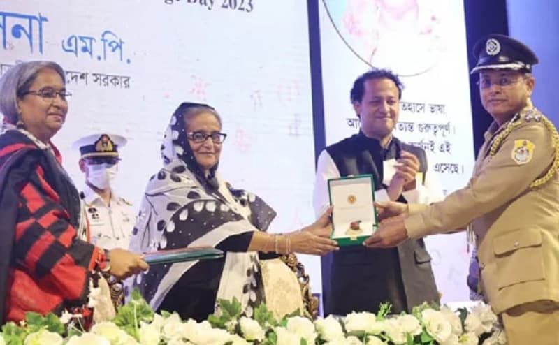 মাতৃভাষা পদক পেলেন যারা