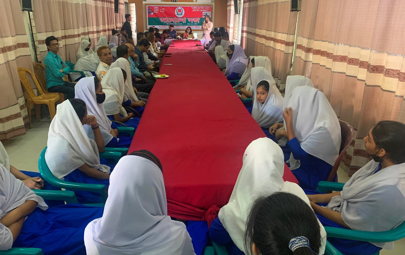 দেবীদ্বারে ভোটার দিবসের আলোচনা সভায় পাঠদান বন্ধ করে শিক্ষার্থীদের জমায়েত