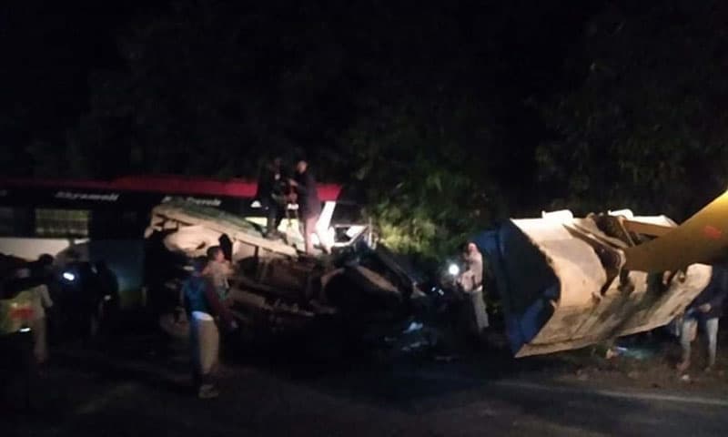 চকরিয়ায় বাস-পিকআপ ভ্যানের সংঘর্ষে নিহত ২