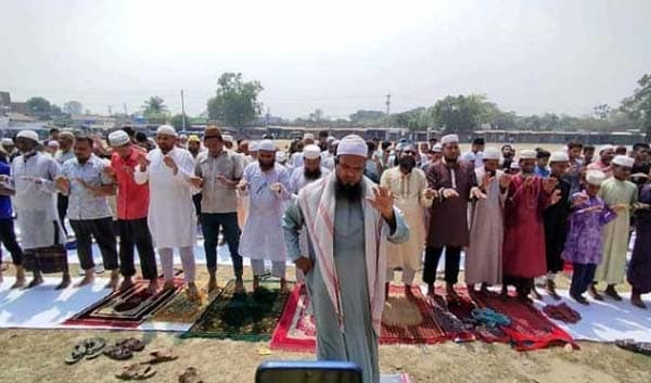 বালিয়াডাঙ্গীতে বৃষ্টির জন্য ইসতিসকার নামাজ আদায়