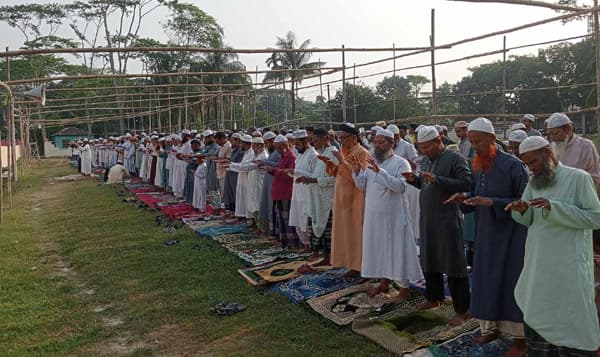 বৃষ্টির জন্য ডাসারে ইসতিসকার নামাজ আদায়