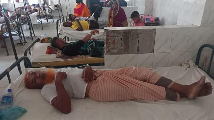 কলাপাড়ায় তুচ্ছ ঘটনায় বৃদ্ধকে মারধর