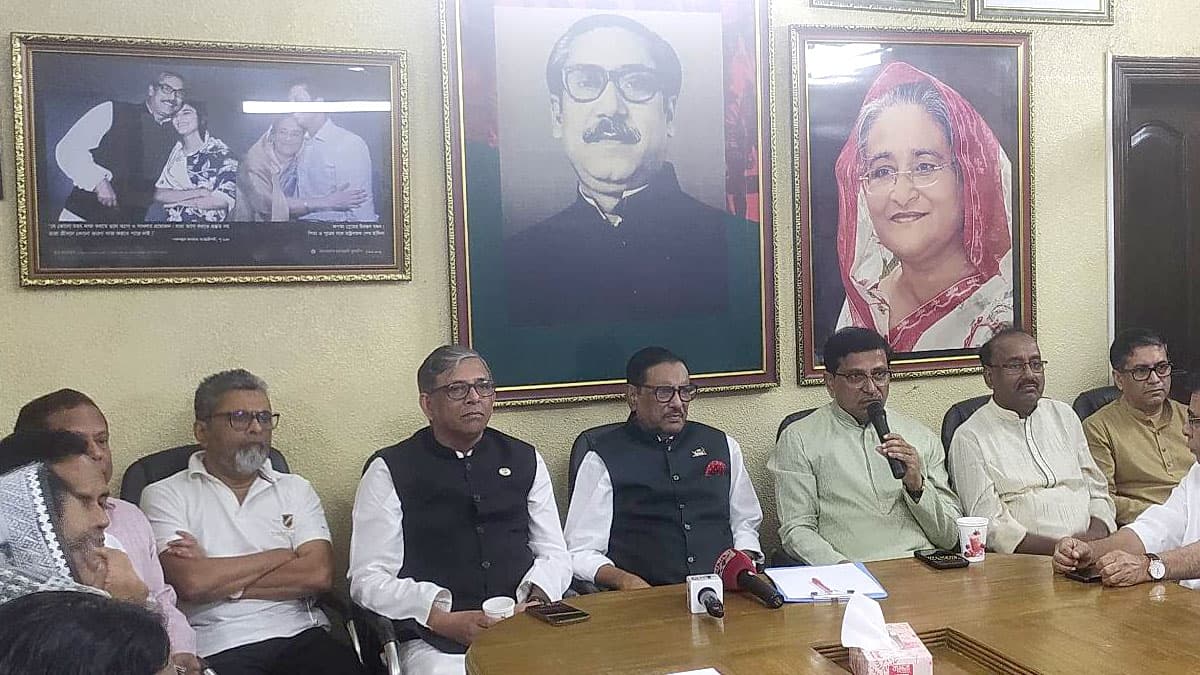 প্রধানমন্ত্রী ঘূর্ণিঝড় পরিস্থিতি সরাসরি মনিটরিং করছেন : কাদের