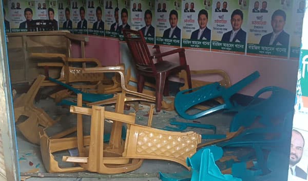 প্রার্থিতা বাতিলের পরও সভা : বাঁশের লাঠি নিয়ে প্রস্তুতির নির্দেশ কর্মীদের!