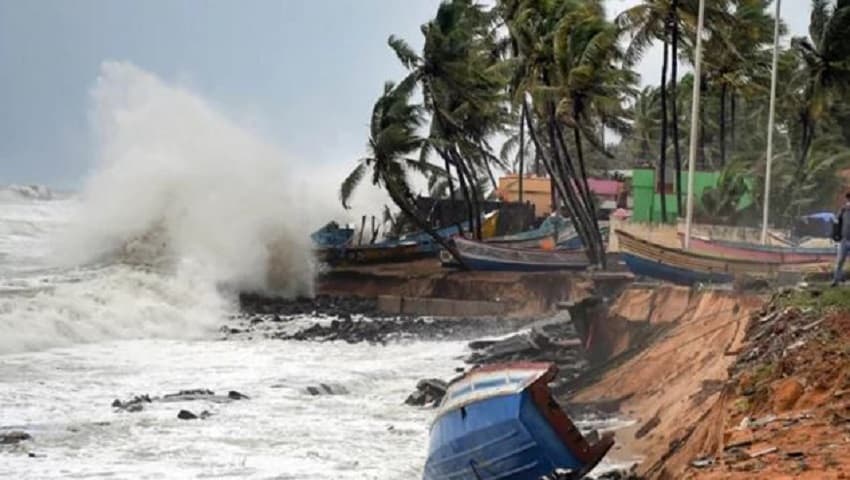 ১২ ফুট জলোচ্ছ্বাসে প্লাবিত হতে পারে যেসব জেলা