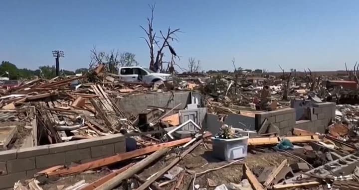 যুক্তরাষ্ট্রে ঝড়-টর্নেডোর আঘাতে নিহত ১৫