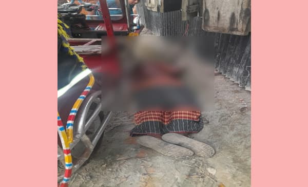 অটো চার্জ দিতে গিয়ে প্রান গেল চালকের