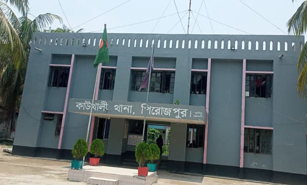 কাউখালীতে মাদ্রাসার ছাত্রের আত্মহত্যা