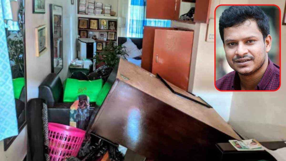 ঢাবি ছাত্রলীগের সভাপতি-সম্পাদকের রুমে ভাঙচুর, আগ্নেয়াস্ত্র উদ্ধার