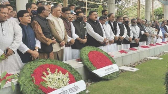 বঙ্গমাতার সমাধিতে আ.লীগের শ্রদ্ধা