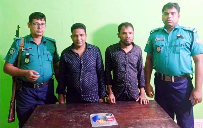 কাউনিয়ায় ১৯০ পিচ ইয়াবা সহ আটক ২