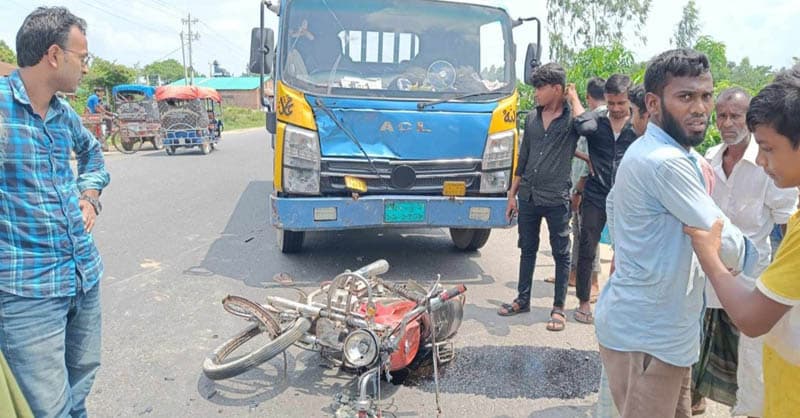 ঘোড়াঘাটে পিকআপ-মোটরসাইকেল মুখোমুখি সংঘর্ষে দুই জন নিহত